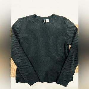 H&M cropped black ribbed long sleeved top